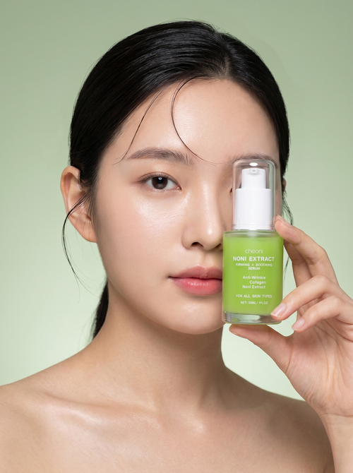 Noni Superfood Glow Serum. Une formule à base de plantes qui transforme le teint terne 2 fois plus vite que les sérums classiques.